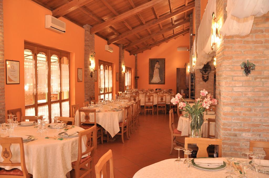 Agriturismo Corte Montini Villa Santa Giuletta Bagian luar foto
