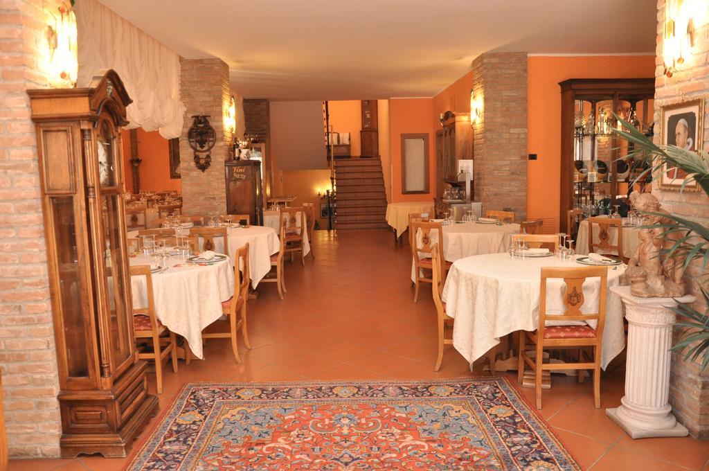 Agriturismo Corte Montini Villa Santa Giuletta Bagian luar foto