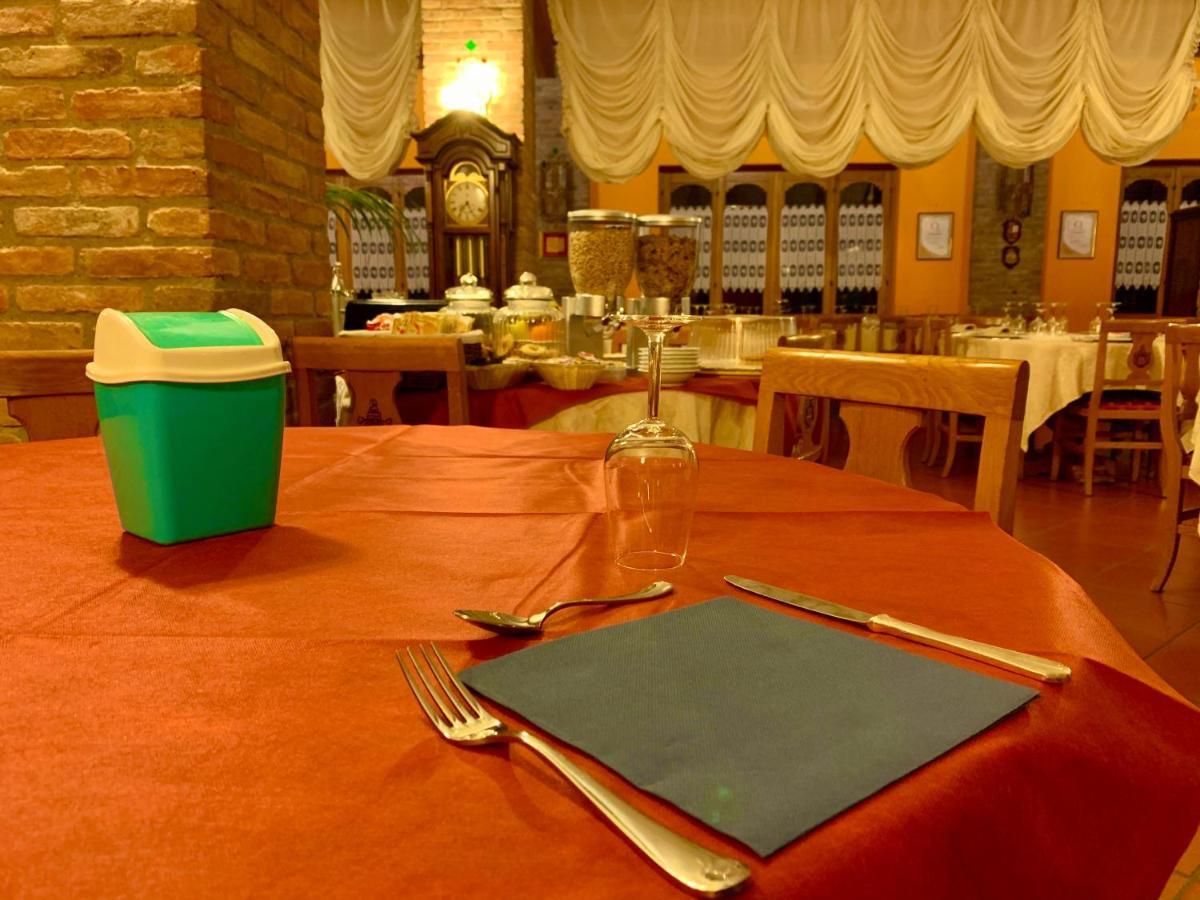 Agriturismo Corte Montini Villa Santa Giuletta Bagian luar foto