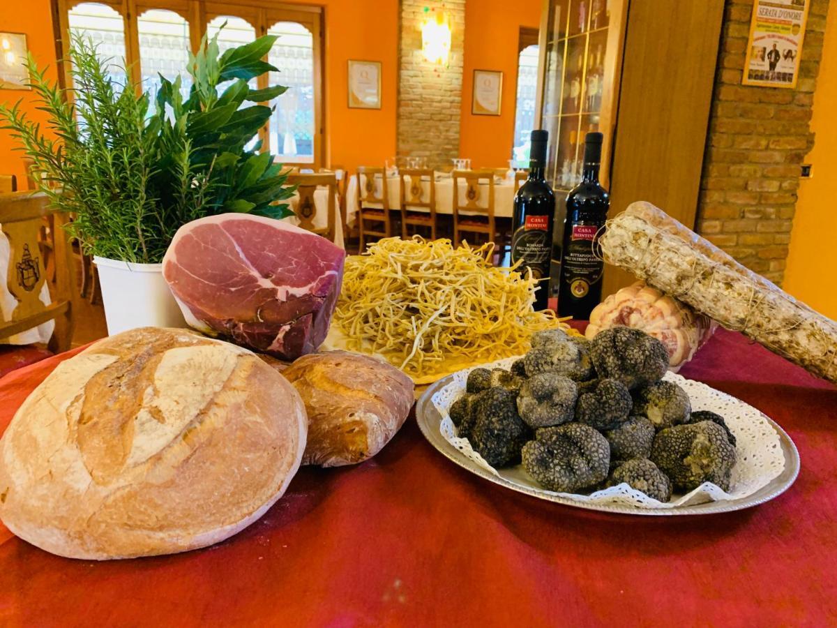 Agriturismo Corte Montini Villa Santa Giuletta Bagian luar foto